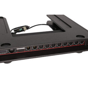 Swisson XPD-28 – 2:8 DMX/RDM Splitter im 19-Zoll-Rack, Frontansicht mit OLED-Display